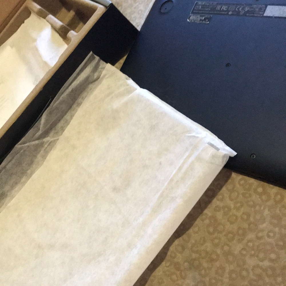 Asus Windows Laptop 💻 - Picture 3 of 3